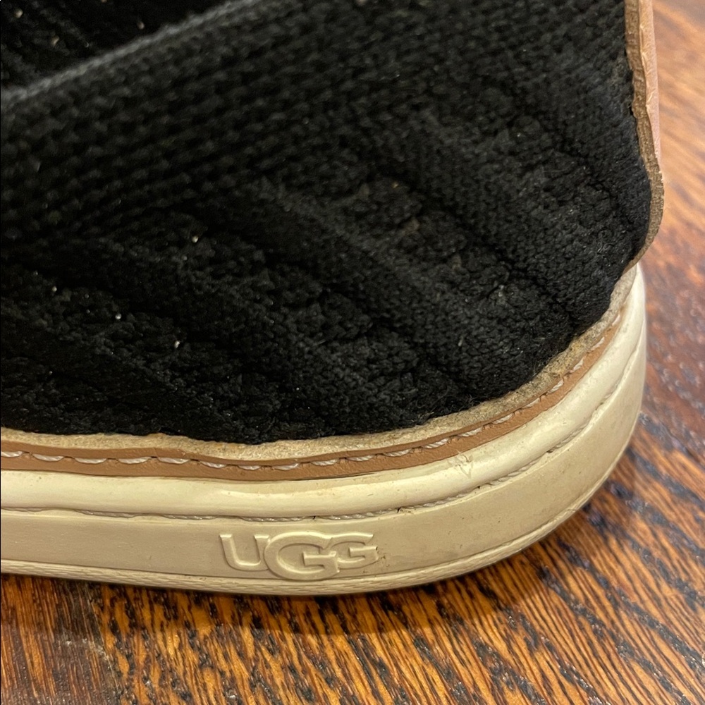 UGG sz 7.5 pull on black tan white woven sneakers flats - Picture 2 of 10